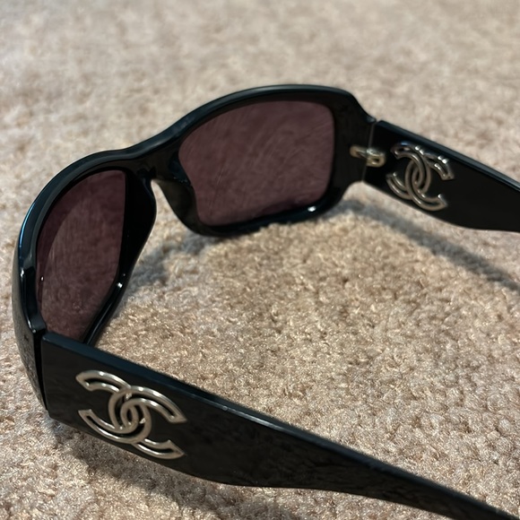 Vintage CHANEL sunnies - Picture 2 of 9